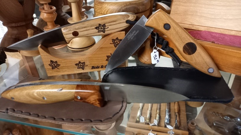 couteau de randonnée manche en bois